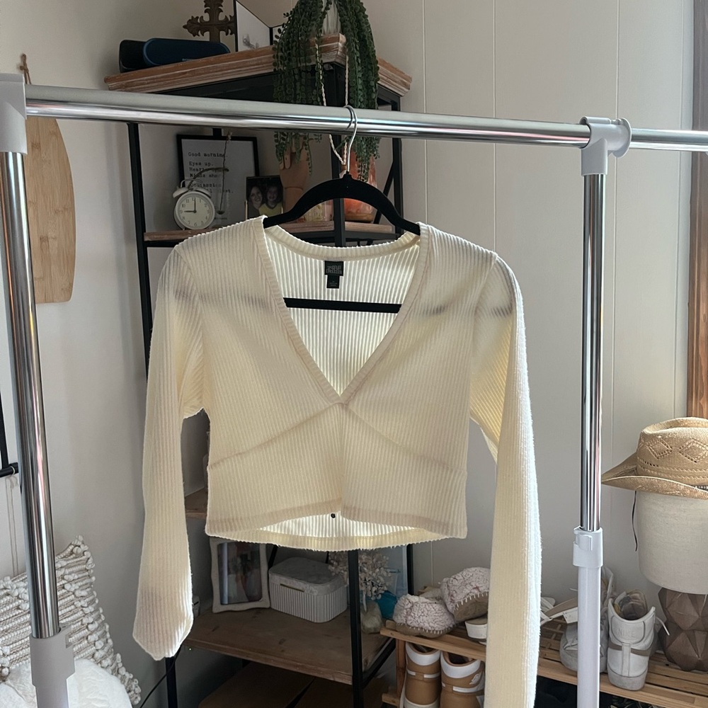 Wild Fable Cream Fitted Long Sleeve Crop Top